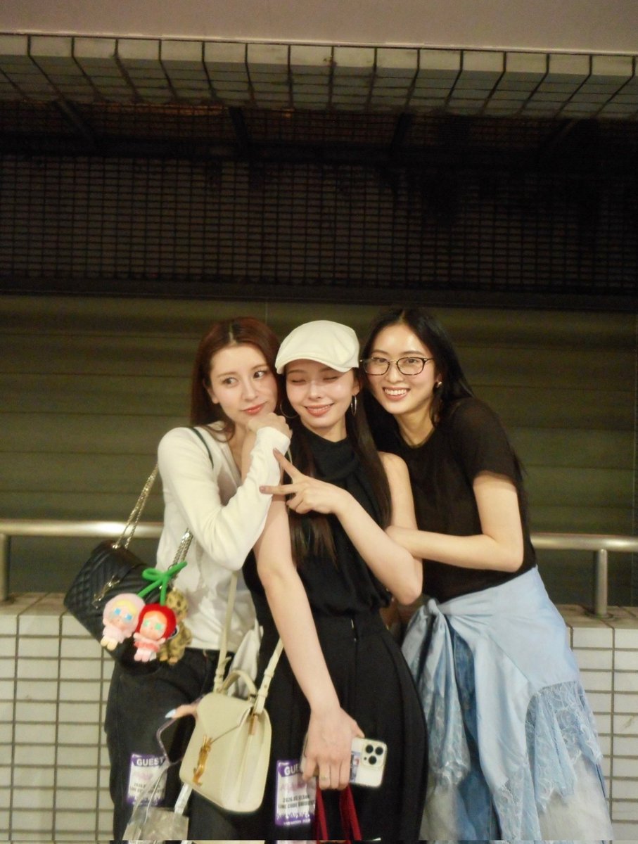 99logs's tweet photo. • Yurina, May, Vivienne and Xiaoting reunited in new pics!
🔗:https://t.co/mtGFyanTjP
#KawaguchiYurina #HirokawaMao #MAY #InabaVivienne #VivienneMiyabi #ShenXiaoting #XIAOTING #KEP1ER #GirlsPlanet999 #GP999 https://t.co/1PE3yzCo4E