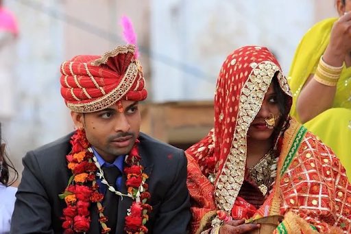 KatteniIndia's tweet photo. インドの結婚式は式だけでなくあ両家を集めた披露宴前後にいろいろな行事（儀式）があり、どんなに短くしても1週間もかかり、正式にやると、はじめから終わりまで１ヶ月もかかるとのことです🥰

まさに体力勝負！ https://t.co/dSUo0Xgy1a