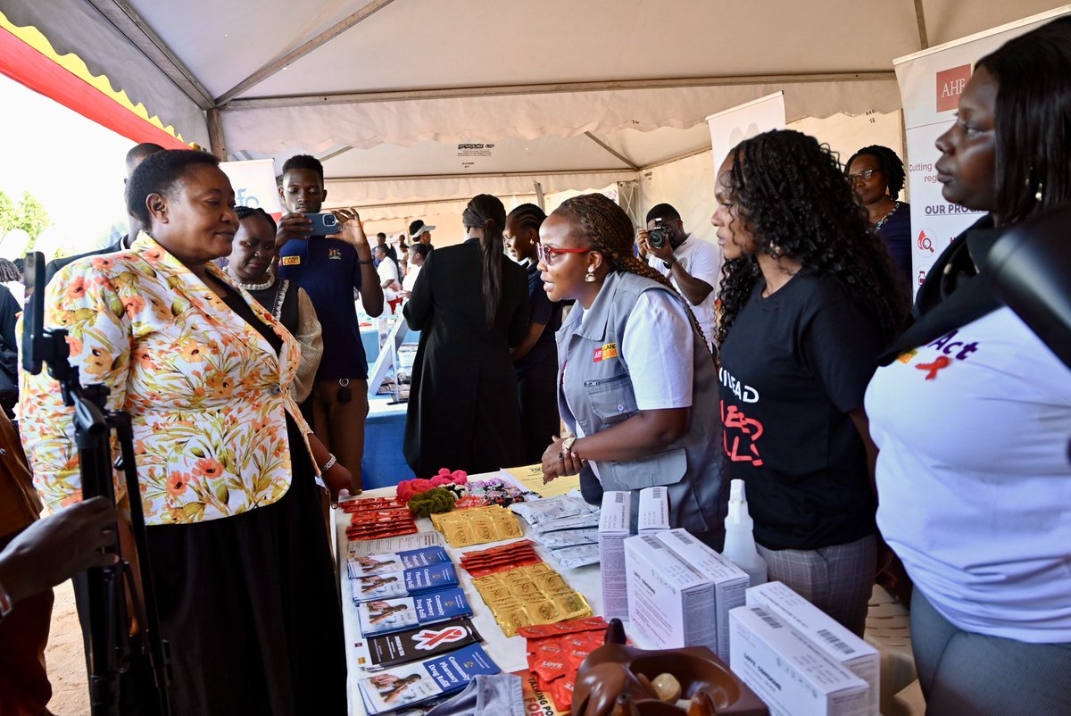 BridgetDivineAB's tweet photo. Honored to have joined the #InternationalCandlelightMemorial Day commemorations at Kitante today, remembering the lives lost to AIDS and standing in solidarity with communities affected by HIV/AIDS.
#EndAIDS #KeepThePromise https://t.co/XTYQGhof2l