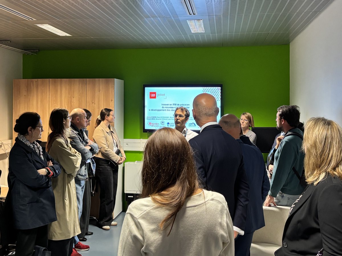 CEA_Officiel's tweet photo. #cerveau 🧠 | Inauguration de nouveaux équipements d'imagerie de l'infrastructure de recherche NeuroSpin, une plateforme de pointe dédiée à l'étude du cerveau. ​
Réponse aux troubles de l'apprentissage, exploration du cerveau de façon inédite, + d'infos  👉https://t.co/jRJpvJQ8CV https://t.co/dHO5fJu8pY