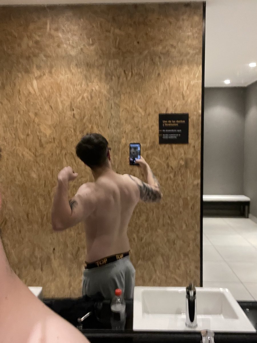 iimvrtnii's tweet photo. 🏋 https://t.co/SnYw35gZyc
