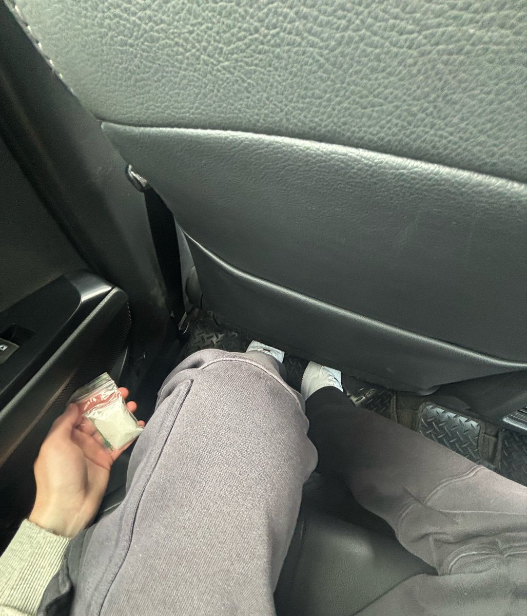 oxyhcl's tweet photo. Half O kenny in Uberrr https://t.co/rzhpY1cuhF