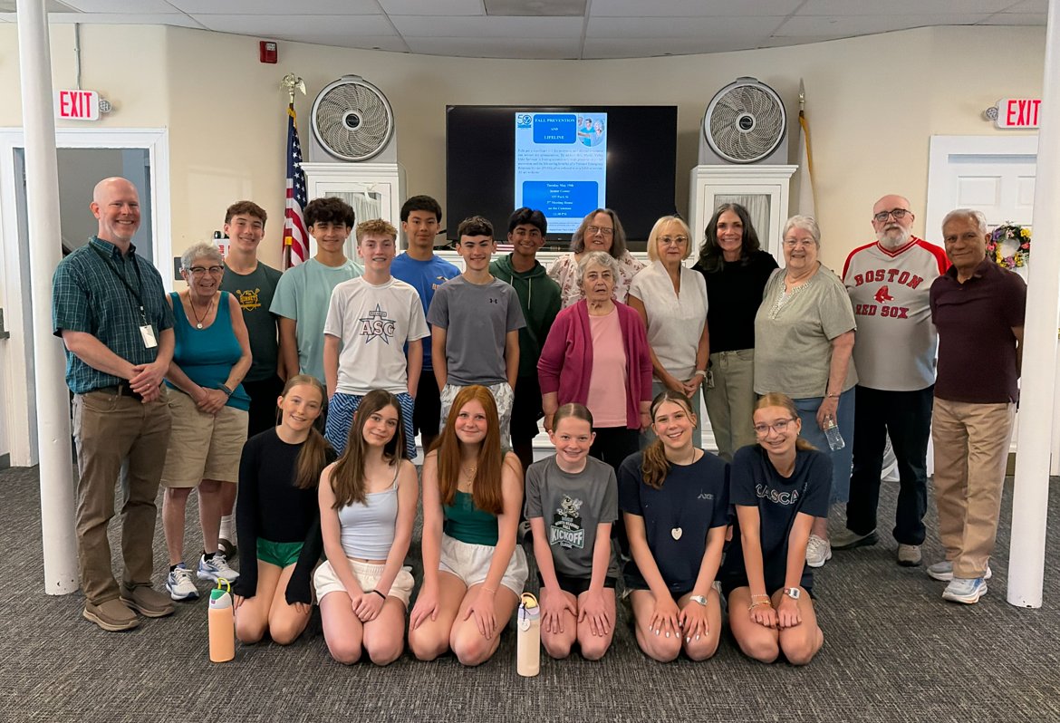 Mass_Aging's tweet photo. A wonderful example of the power of intergenerational connection ❤️

Congrats to the North Reading Senior Center on another successful year of Community Circles, which brings together older adults and students to build connection, belonging, and community across generations. https://t.co/NPuQmuIGXl