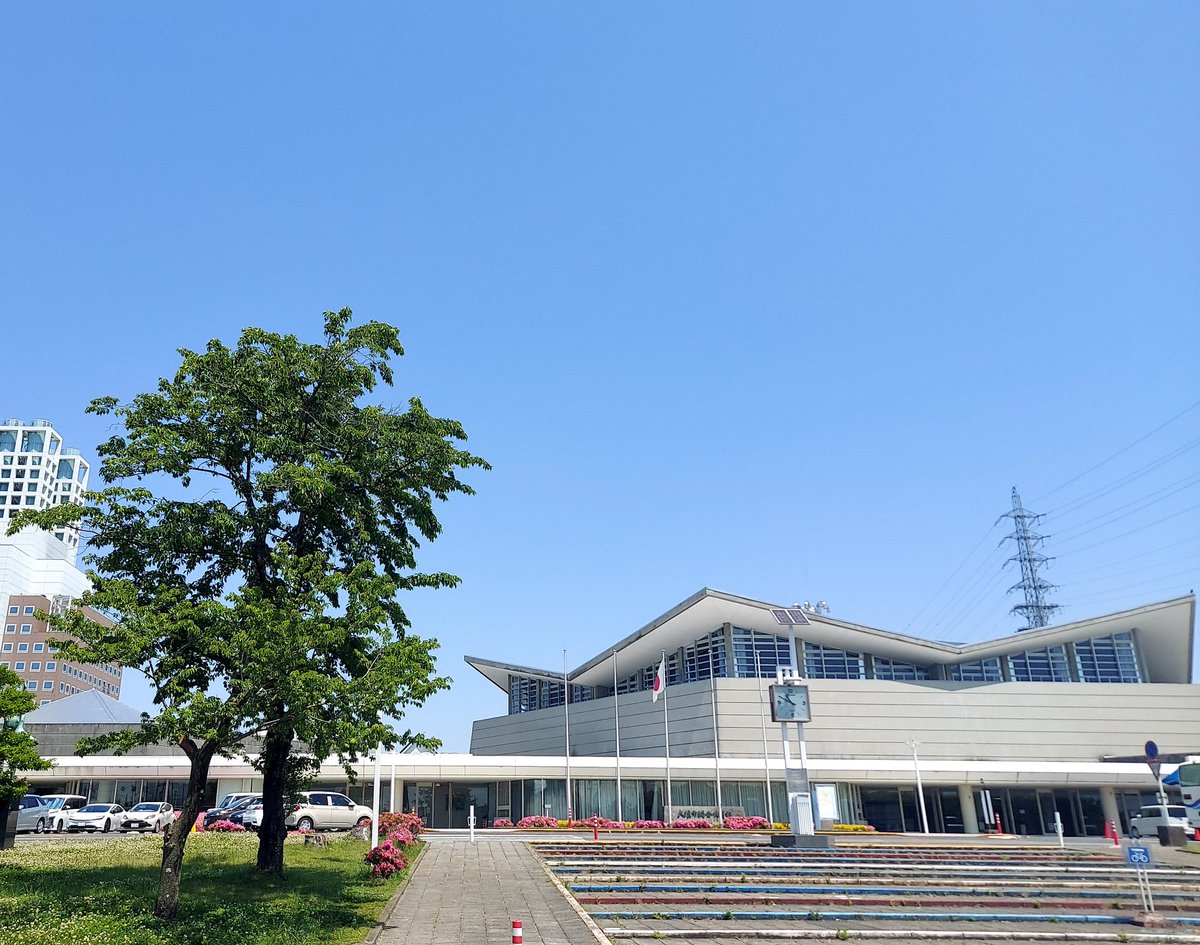 chie21380378's tweet photo. 【総合体育館に空調が導入されます！】皆様から「夏は暑く、冬は冷え込む」と多くのご要望をいただいていた総合体育館の空調機整備が、今年度・来年度の予算で実施されることになりました！より快適で安全に大会やスポーツを楽しめる環境へ。進捗は随時お知らせします。#地域ニュース #体育館空調 https://t.co/AOPsoZUt3Q