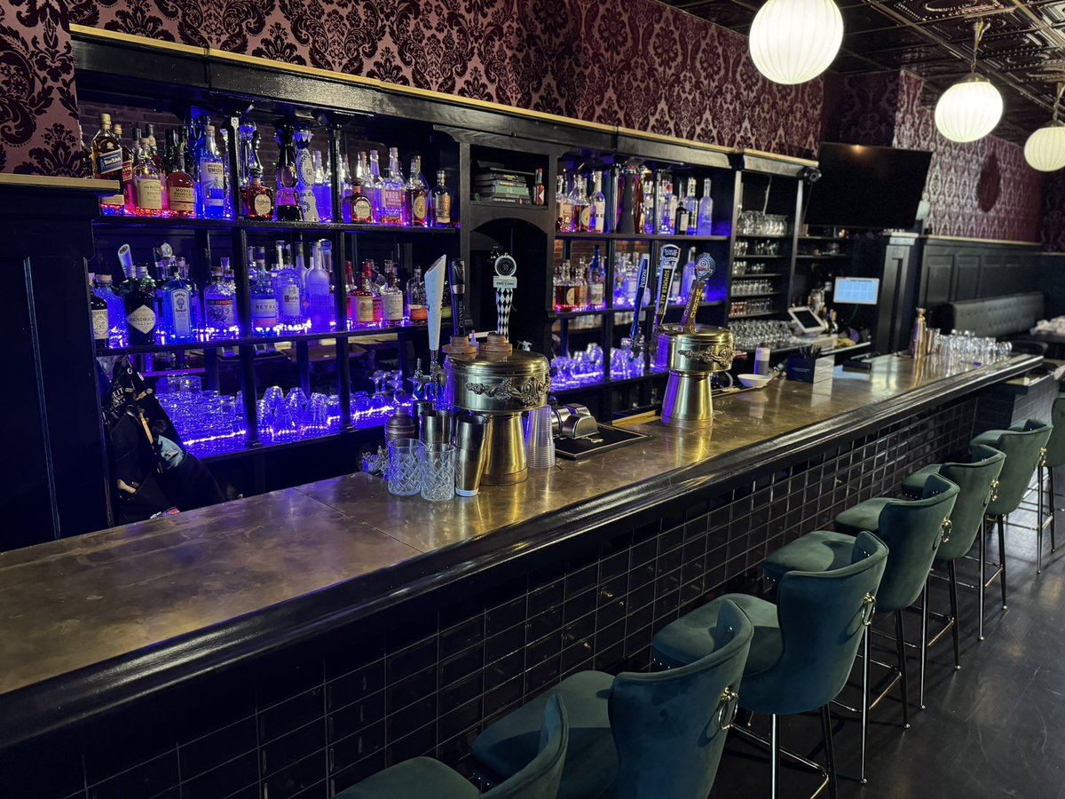 SaratogaChamber's tweet photo. Join the Saratoga County Chamber of Commerce in celebrating the grand re-opening of Gaffneys! 

Go visit them soon for great food, drinks &amp; more. 

16 Caroline Street 
Saratoga Springs, NY 12866

https://t.co/Y2rLwY4heI

Thank you Arrow Bank for being our ribbon cutting sponsor. https://t.co/uaWgogSLGe
