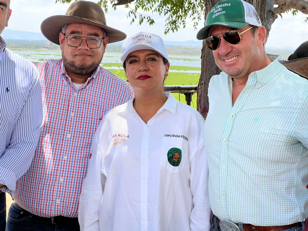 AlmaRosaGto's tweet photo. Trabajamos de la mano con autoridades y comunidades para atender la problemática del lirio acuático en la #PresaAllende, en #SanMiguelDeAllende y avanzar en soluciones que beneficien la salud y calidad de vida de las familias.💪
¡Con cercanía y trabajo conjunto seguiremos construyendo soluciones!🇲🇽