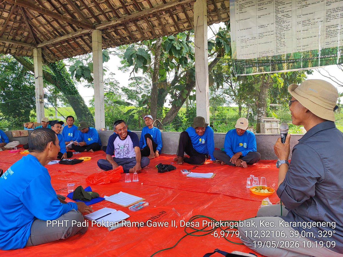 khamim_neutron's tweet photo. Siang tadi akhirnya bisa mencukupi permintaan saudara taniku utk berdiskusi dg materi Budidaya tanaman padi sehat dan pengembangan MOL akar/PGPR beserta fungsi ekologisnya. Selalu tumbuh energi lebih ktk belajar bersama petani.
Teman yg mau coba buat silakan, mudah2an bermanfaat. https://t.co/GKYNc2AQPT