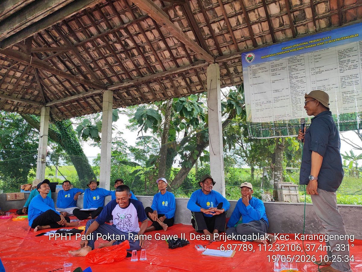 khamim_neutron's tweet photo. Siang tadi akhirnya bisa mencukupi permintaan saudara taniku utk berdiskusi dg materi Budidaya tanaman padi sehat dan pengembangan MOL akar/PGPR beserta fungsi ekologisnya. Selalu tumbuh energi lebih ktk belajar bersama petani.
Teman yg mau coba buat silakan, mudah2an bermanfaat. https://t.co/GKYNc2AQPT