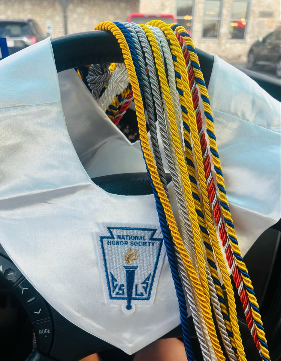RiceJaidyn's tweet photo. CCMR
Summa Cum Laude
Top 10%
OnRamps UT Austin
Dual Credit - Highest GPA
National Honor Society 
30-42 Hours Dual Credit  Double Pin

@coronaangelstx @PJ3sticks https://t.co/0ZwixHcczj