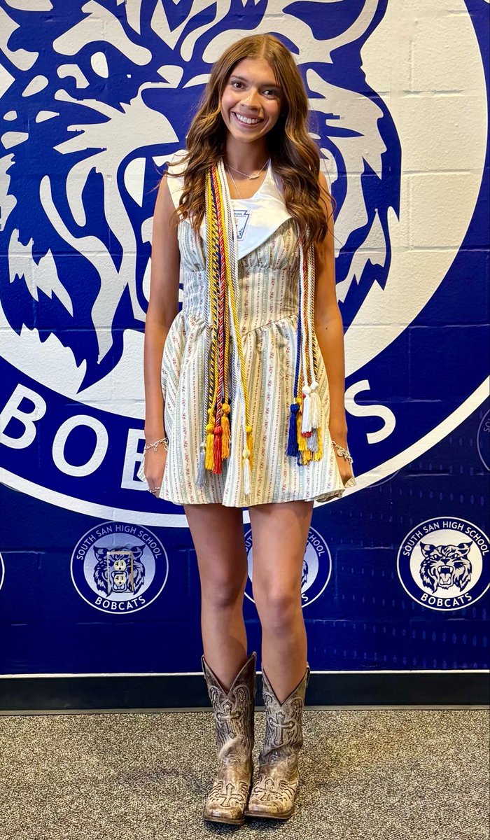 RiceJaidyn's tweet photo. CCMR
Summa Cum Laude
Top 10%
OnRamps UT Austin
Dual Credit - Highest GPA
National Honor Society 
30-42 Hours Dual Credit  Double Pin

@coronaangelstx @PJ3sticks https://t.co/0ZwixHcczj