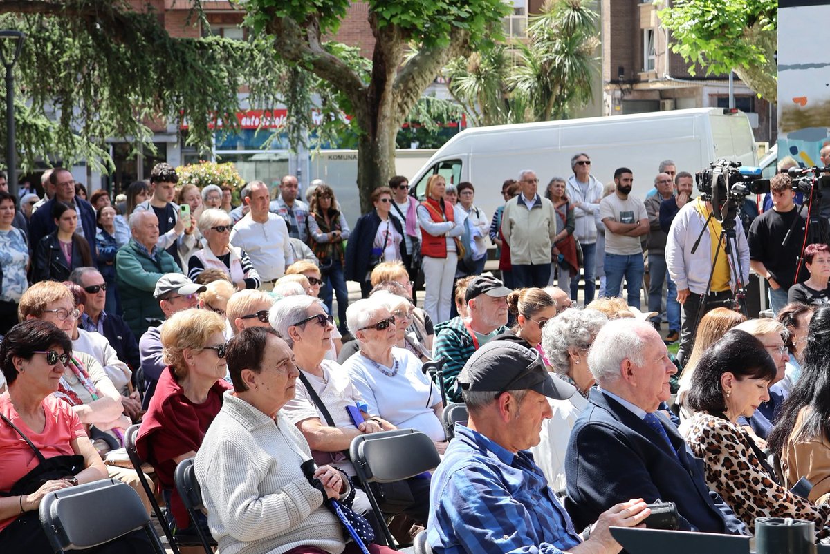 GaldakaoEHBildu's tweet photo. Malko haiei esker, orain itsasoa gara...🎶
#Galdakao
#89Urte
#Bakea
MEMORIA. JUSTIZIA. ERREPARAZIOA🌹 https://t.co/3lgavfsadU