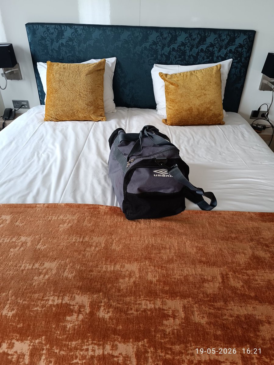 Meester_Ice's tweet photo. Hmmmm hotel.... 
Playbag??!!

Wie??

Leiden https://t.co/wZZ7T9OgL7