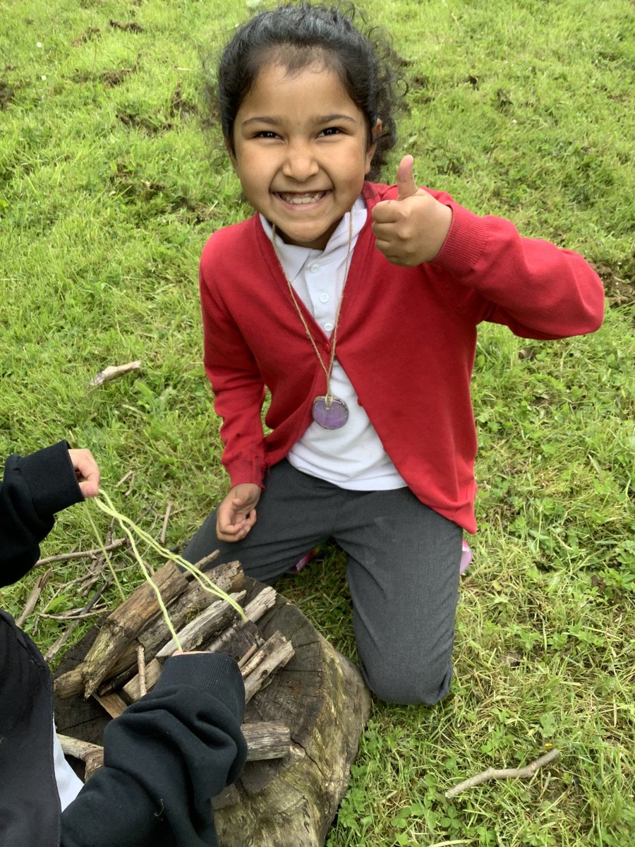BarkerendPLA's tweet photo. 3M had fun learning about Vikings outdoors. They created rafts and rune pendants! #WeAreStar https://t.co/Uc70LBr9N3