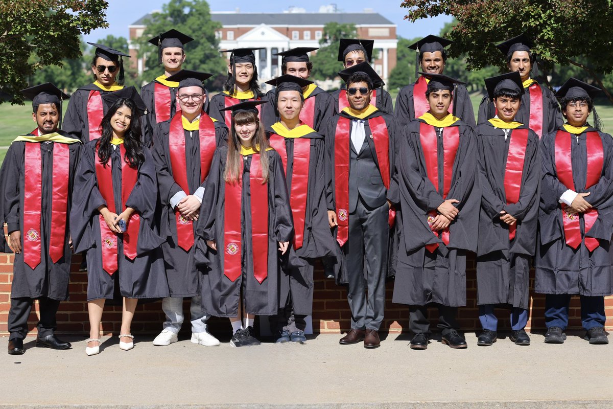 umdcs's tweet photo. How sweet it is. Congratulations, CS Terps! 🎉🎓 https://t.co/Cica3aqijz