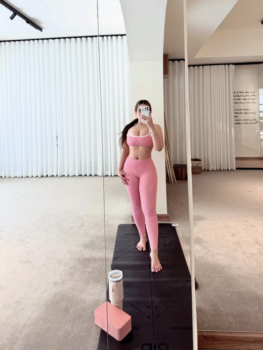 Hana🍒 tweet media