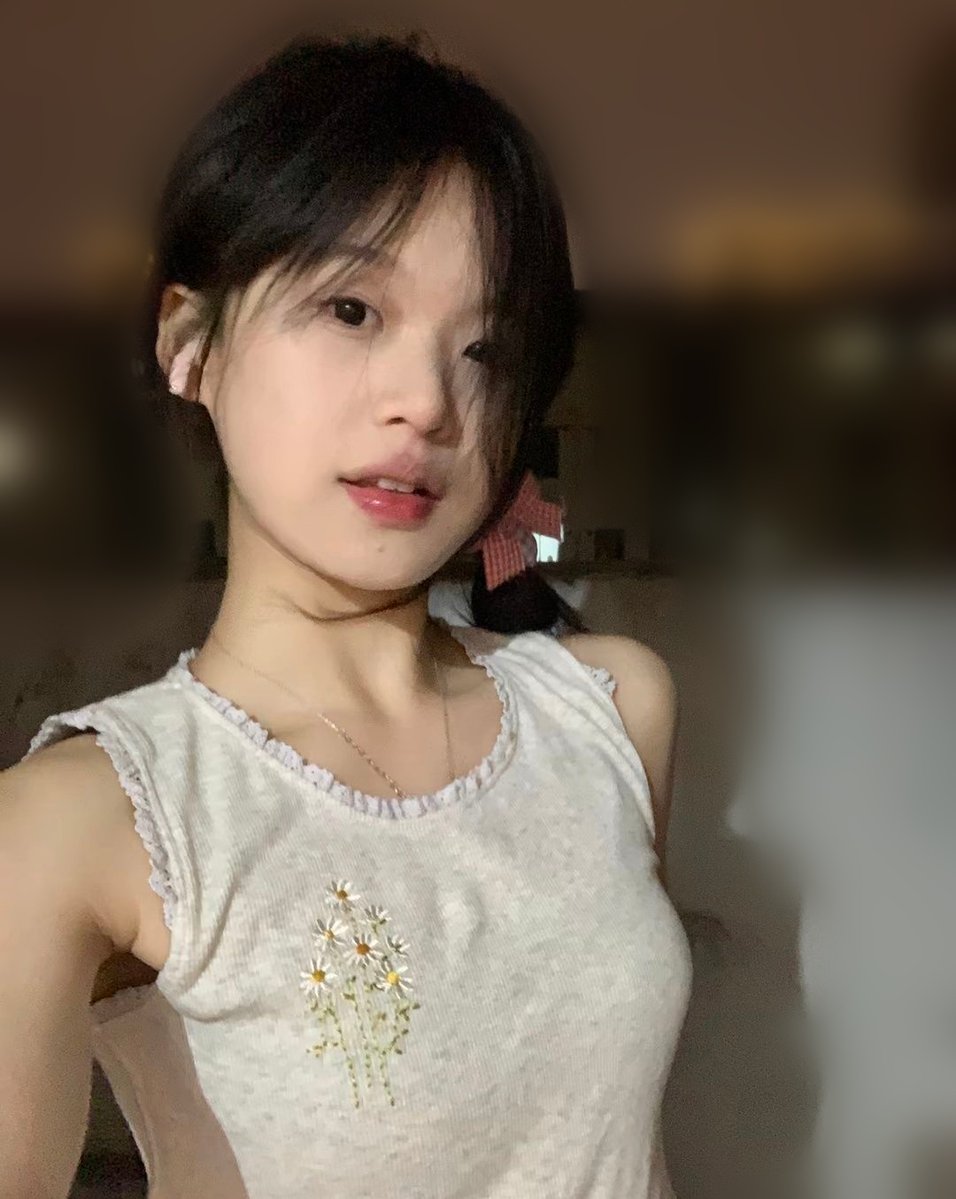 19歲🍑大一學生🍑陳雨萱 tweet media