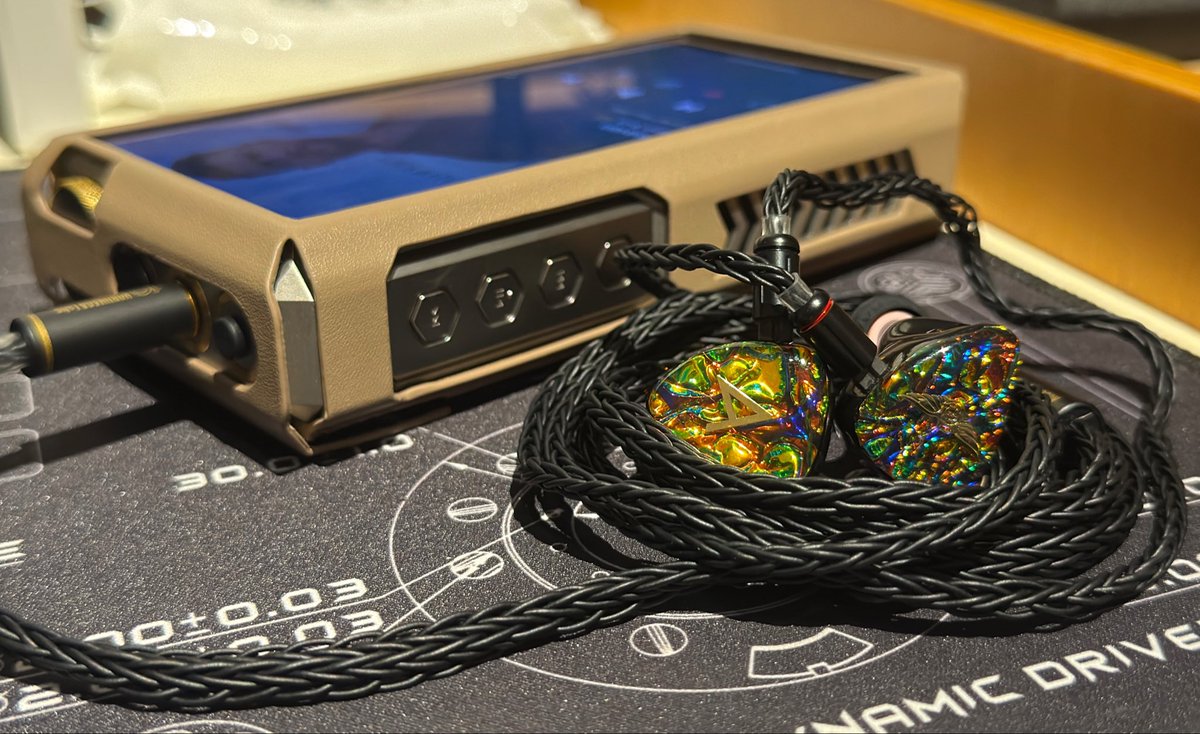 Rizesan_edm's tweet photo. Odysseyでポタオデ。
Calum Scott - Heaven

FIIO M27 Titanium Alloy
Astell&amp;kern × Empire Ears Odyssey
NOBUNAGA Labs
Gilgameš-Omega 10周年記念モデル https://t.co/XZCSuUYqG2