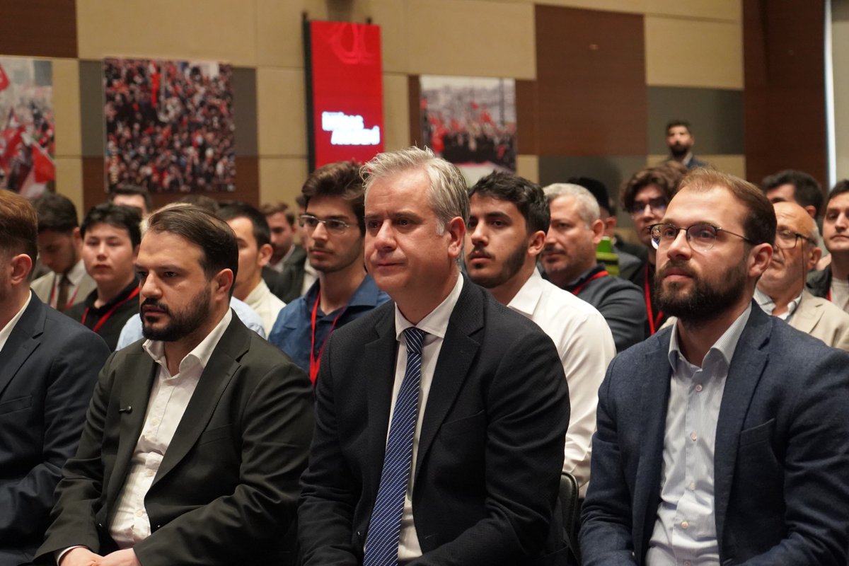 tugvaistuni's tweet photo. İhtisas Akademi İstanbul ’26 programımız kapsamında, AK Parti Genel Başkan Yardımcısı Hasan Basri YALÇIN’ı ağırladık.

Gençliğin vizyonu, Türkiye’nin geleceği ve medeniyet perspektifi üzerine kıymetli değerlendirmelerin paylaşıldığı verimli bir oturum gerçekleştirdik. https://t.co/VtxciEj0pW