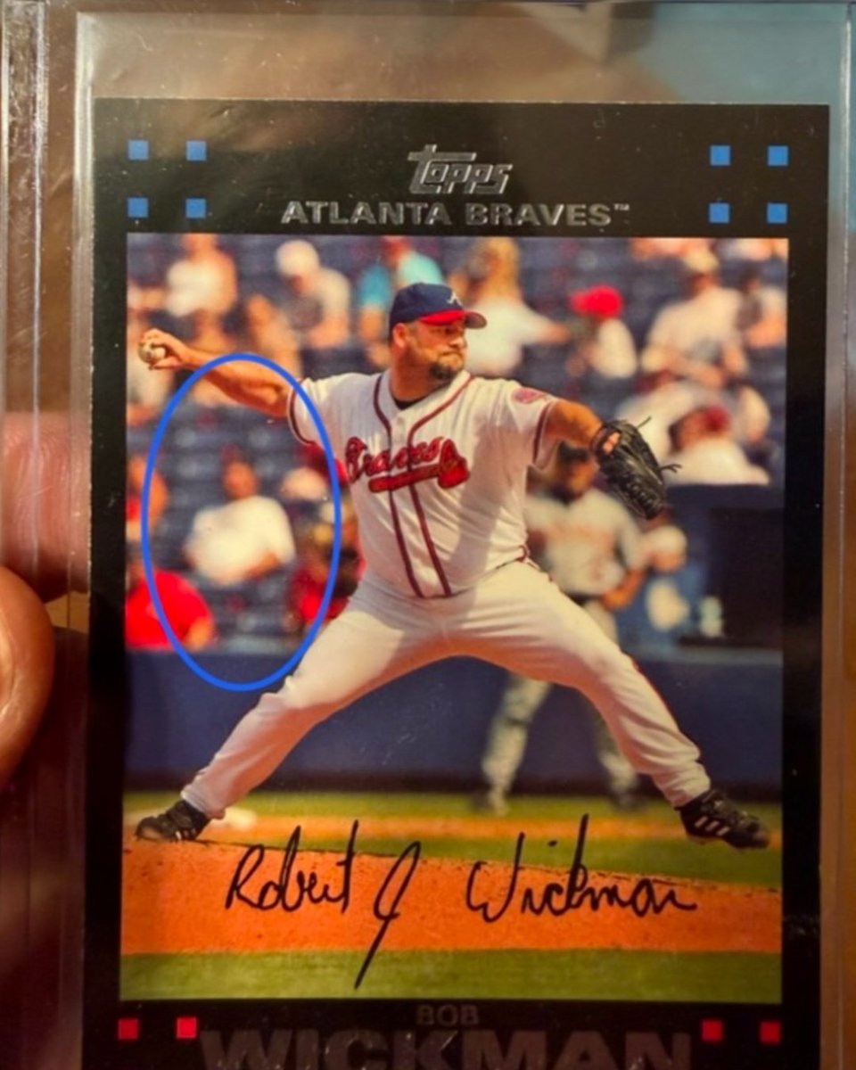 FanaticsCollect's tweet photo. His brother found their late father on an 18-year-old baseball card ❤️

Brian Pennington's father passed away this past Easter, and the family had long known he appeared blurred in the stands of this 2007 Bob Wickman card from a Braves game they attended together.

When his brother recently came across it again, it brought back all kinds of memories.

Now the two brothers are chasing the full rainbow together to honor him and their love for baseball.

(via Brian Pennington/FB)