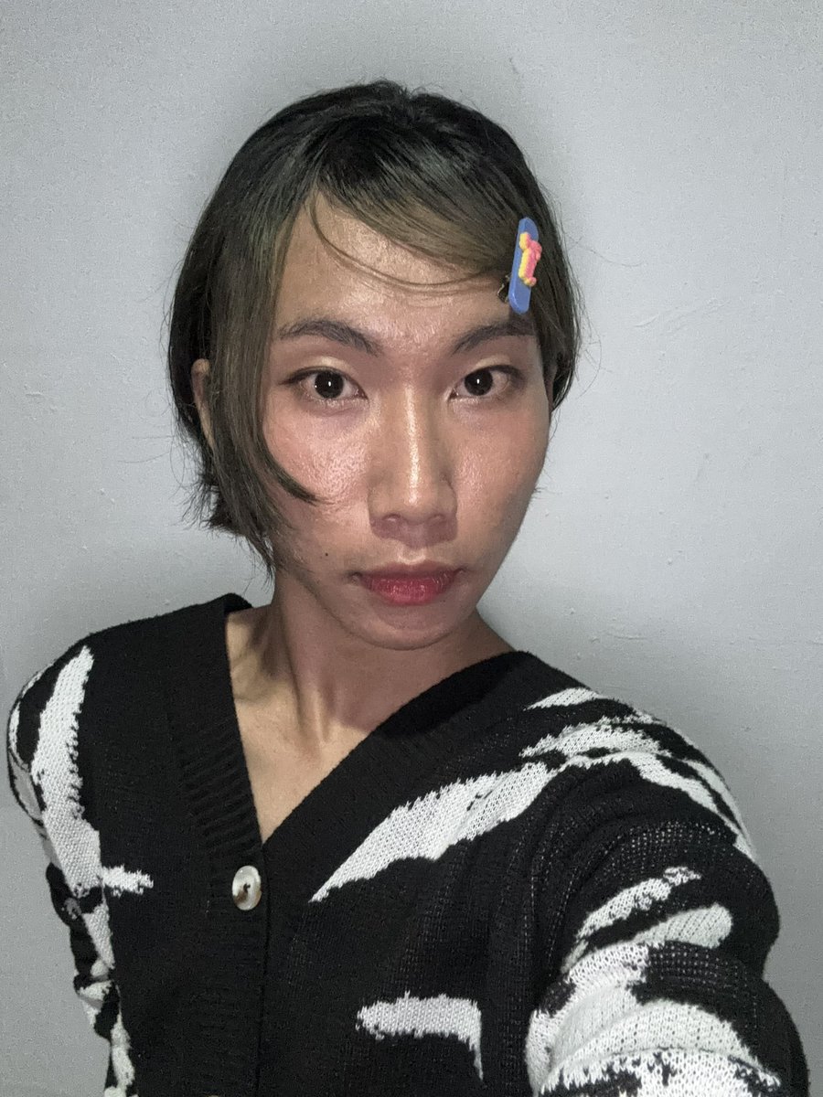 lenjwon's tweet photo. “How do I look at 11 at night 🤲🏻💐🫧🎨💭😽 https://t.co/bFB6nmm2Ys