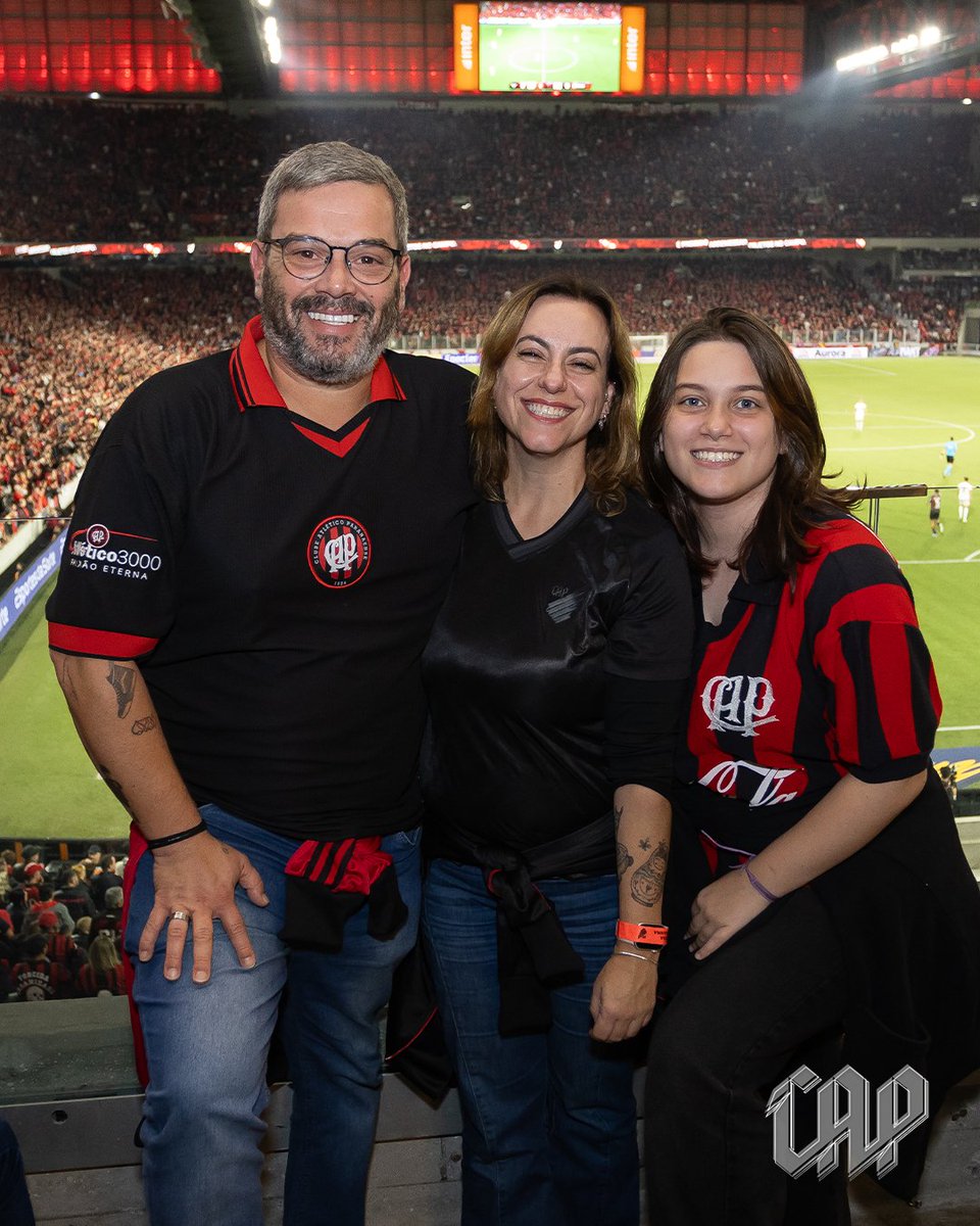 arenadabaixada_'s tweet photo. 🎇🏟️ Fotos da torcida disponíveis!
Confira todas as imagens de Athletico x Flamengo no Facebook da Arena da Baixada ou no site oficial do Athletico (Ações de Marketing).
📸 Heron Godoy/athletico.com.br
#Athletico #ArenaDaBaixada #Brasileirao https://t.co/w0JojBhgsL