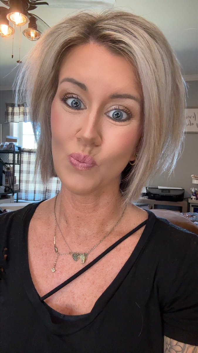 Linsey tweet media
