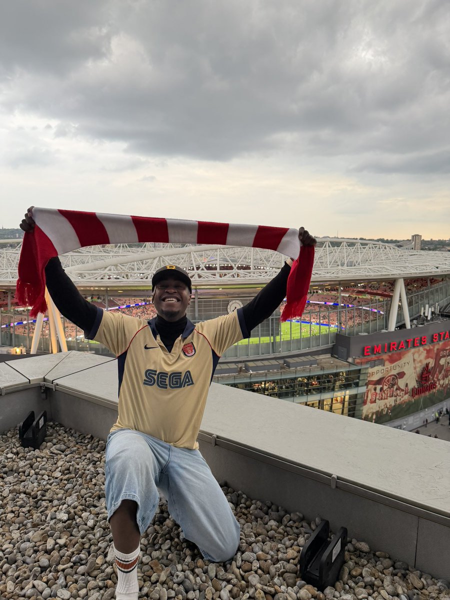 TobiOlasupo's tweet photo. The boy who watched the invincibles

The man who waited 22 years
🔴⚪️ https://t.co/HM2VBSMNqm