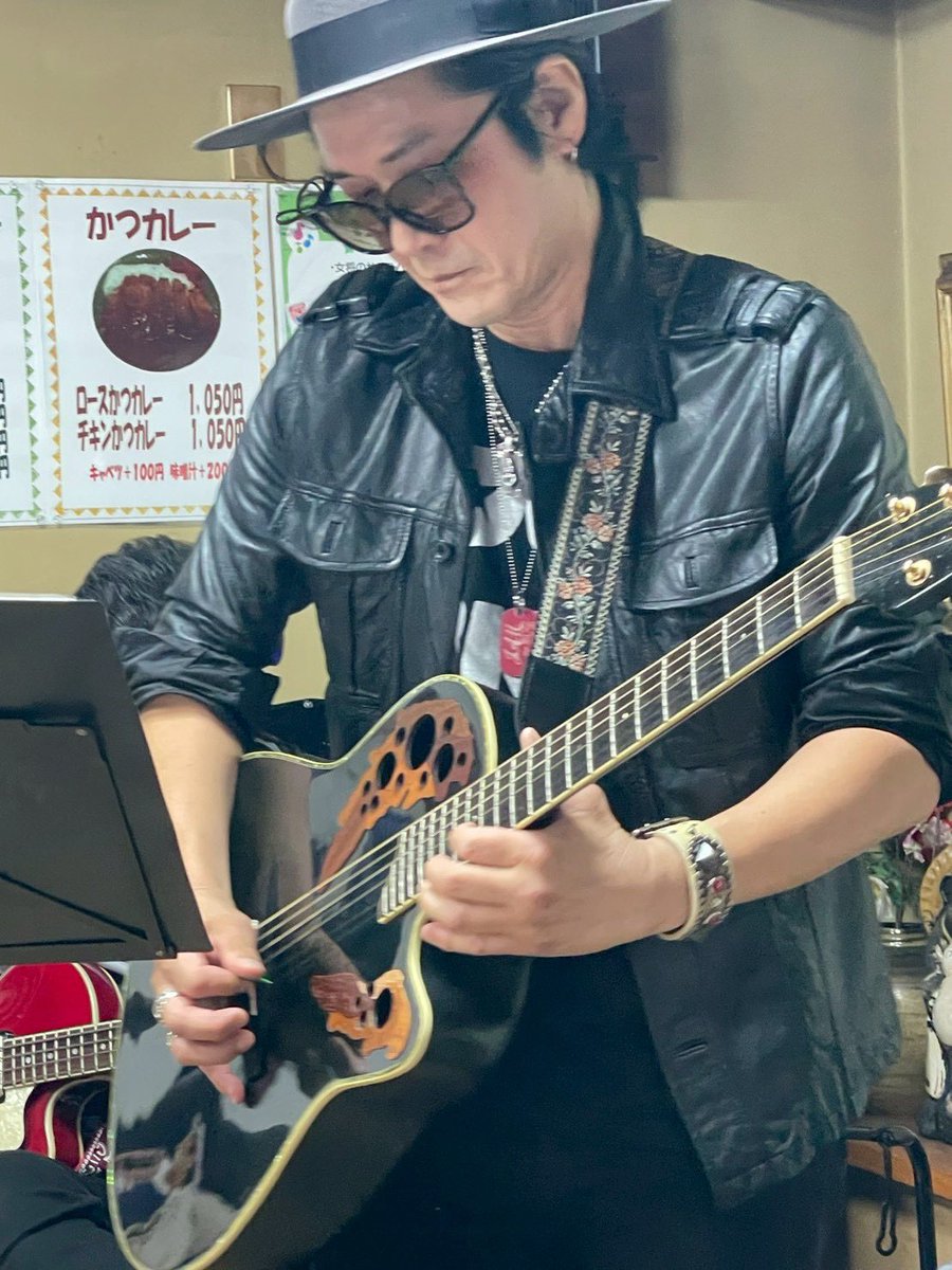 Rockajun3's tweet photo. 20260517Sunday
二週続けて
平井の焼きトンカツさん亭さんで
お座敷ライヴでした
お会いした皆様、オーナー滝田さん＆マリちゃん
お世話になりました🙏
またお仕事くださーいw
今週末は宇都宮Swlngでライヴ‼️
ロックンロールいくよーー😁👍
#rockajun
#jamack
#いつも心にロックンロール https://t.co/aoanhCkuD2