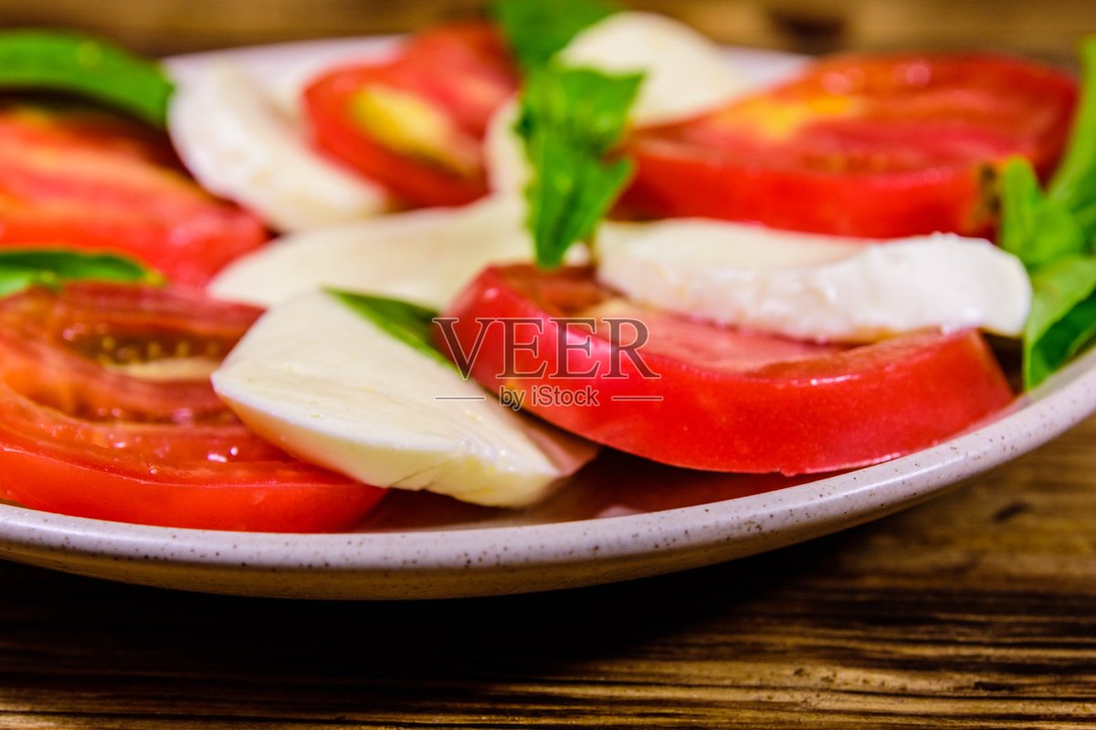 philipgiven's tweet photo. Stock up on fresh cherry tomatoes, basil and mozzarella! Perfect for quick caprese salads this weekend. Grab yours from the local farmer’s market today. https://t.co/rId0k8BwjY