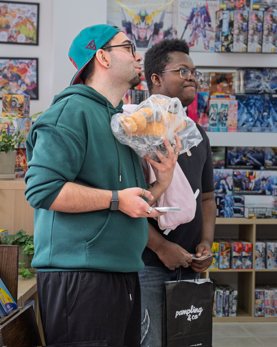 XtrexxMan's tweet photo. Disfrutando en el evento organizado por @eternalf_ y @laplazabilbao. Jugando a @playriftbound y @2XKOes @Play2XKO . https://t.co/LID4QoYYXU