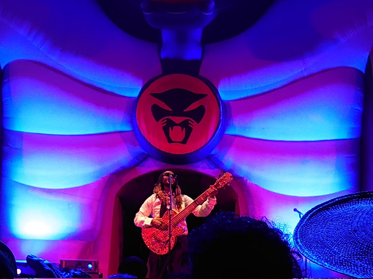 D_Beck_7's tweet photo. Thundercatを観に豊洲へ

いきなりドラムソロから始まる

序盤の爆速I LOVE LOUIS COLEで笑いが止まらなかった

サンダーキャット凄すぎて楽しすぎ https://t.co/EXqJXQc7Qj