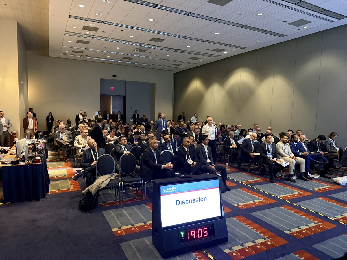 MattBultitude's tweet photo. Fantastic #AUA26 in Washington. Great meeting and city. Enjoyed moderating survivor debate in stone plenary, teaching on Dust or Bust laser course (🙏@peepeeDoctor) + lecture on medical mx of Cystinuria in ROCK meeting. And lots of catching up with friends from around the 🌍 https://t.co/kxpyLbEvGy