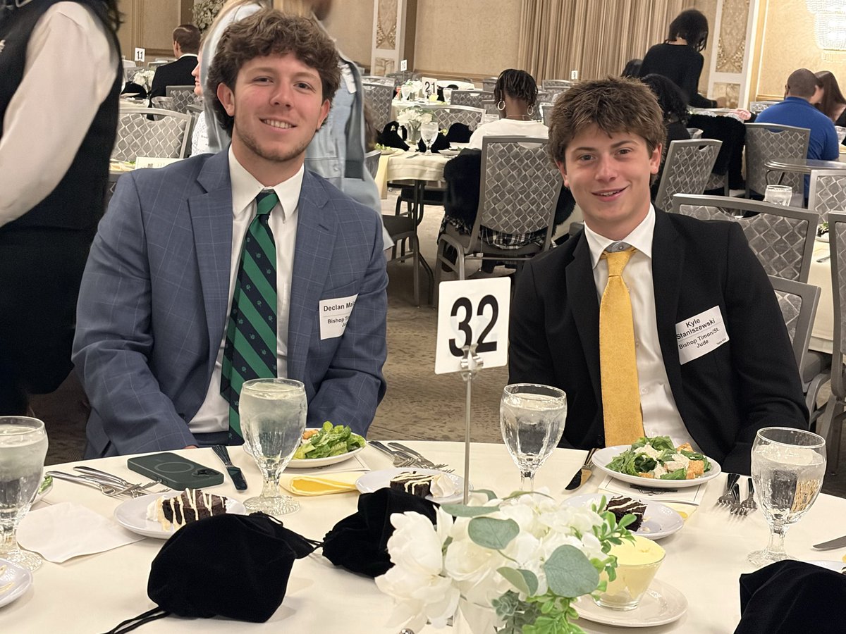 BishopTimonHigh's tweet photo. Each year, the Erie-Niagara Scholastic Achievement Recognition Dinner honors the top-ranked seniors from schools across Western New York. Congratulations to Kyle Staniszewski, Declan Maloney, and Gabriel Vidal (unable to attend) on this outstanding achievement! https://t.co/dk1W0Pg9iY