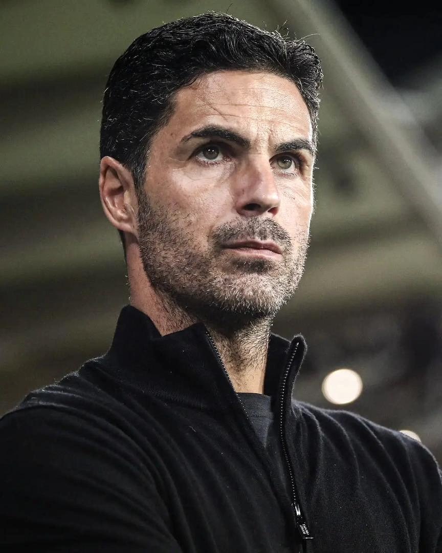 ArsenalChizzy_'s tweet photo. 🚨NEW: Mike Arteta has reportedly given Arsenal Owner (Kroenkes) a list of SEVEN Players he would SELL as he’s on the verge of Becoming the most successful Manager in the EPL.

The list are:

1. Ben White 🏴󠁧󠁢󠁥󠁮󠁧󠁿 
2. Gabriel Martinelli 🇧🇷
3. Leandro Trossard 🇧🇪 
4. Martin Odegaard 🇳🇴 
5. Victor Gyökeres…. See bellow