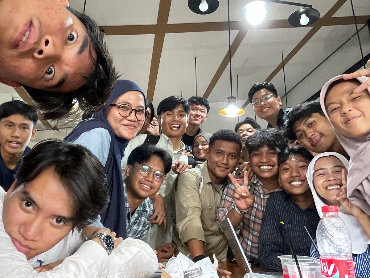 simaless tweet media
