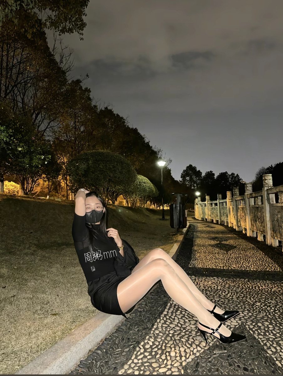 周粥mm tweet media