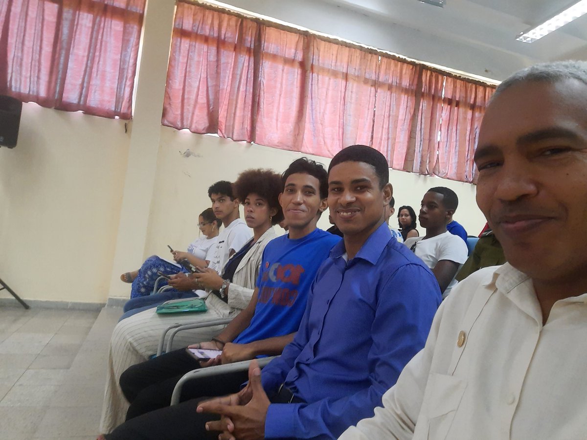 FreiderSantana's tweet photo. Iniciamos  la XV Edición del Seminario Juvenil Martiano en la @UOCuba Homenaje permanente de los jóvenes al Apóstol en el aniversario de su caída en combate. https://t.co/WH9NbfTwWv