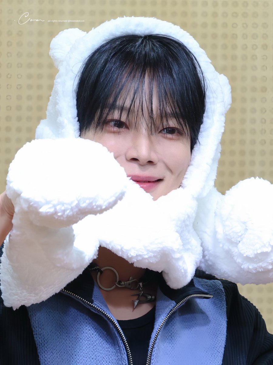 heonidotcom's tweet photo. 251228 에버라인 이동헌

#동헌 #이동헌 #DONGHEON #イドンホン 
#베리베리 #VERIVERY https://t.co/Wp78OopxAf