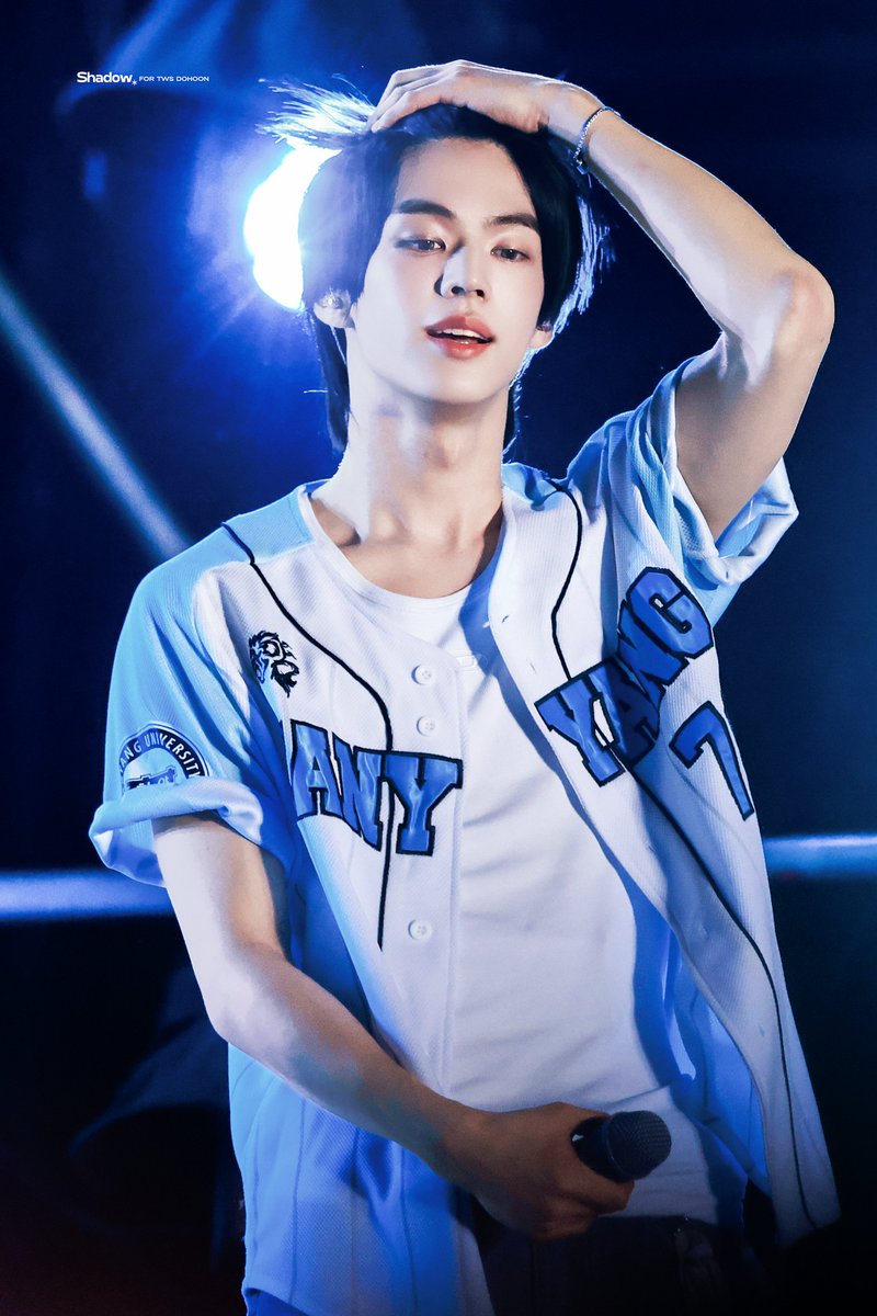Shadow_dh130's tweet photo. 260519 💦💦💦

#도훈 #투어스 #TWS #DOHOON https://t.co/q532H2CITX