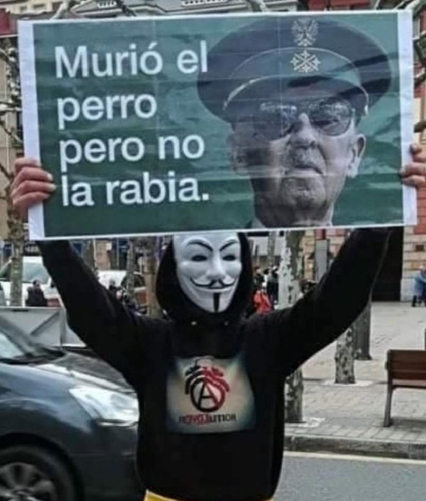 Manumiguel12's tweet photo. @NunezFeijoo #Fariña #AmigoDelNarco #CajaB #Punica #kitchen #CorruPPtos no tenéis vergüenza, pero controláis a los de la toga #JusticiaComplice 👃👃❄️❄️🥳🥳🍌🥝🍏 https://t.co/X5LNyHwbWQ