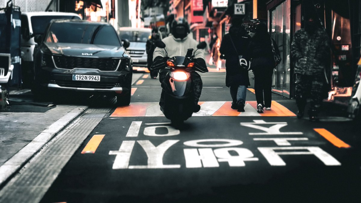 rjgalido's tweet photo. On a short trip to South Korea, and every time, I can’t miss these three — Kyochon Chicken, Itaewon, and photography.
(韓国への短い旅。毎回欠かせないのはこの3つ——キョチョンチキン、梨泰院、そして写真。)

#SouthKorea #Kyochon #Itaewon #TravelRoutine #PhotoTrip https://t.co/z1RgYDiU9Z