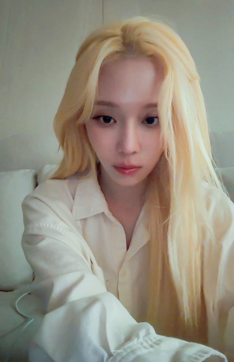wntercming's tweet photo. 누구랑 https://t.co/mW1D16mRdC
