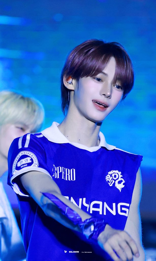 wangjiumi's tweet photo. 🔵
260519
#HANJIN #한진 #韩振  #ハンジン
#TWS #투어스  #247WithUs https://t.co/yz3ZXNlbzn