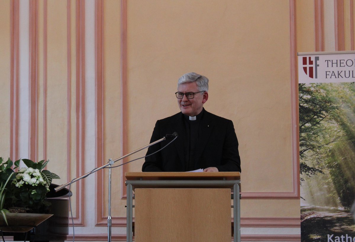 Kathoulesch Kierch Église Catholique à Luxembourg tweet media