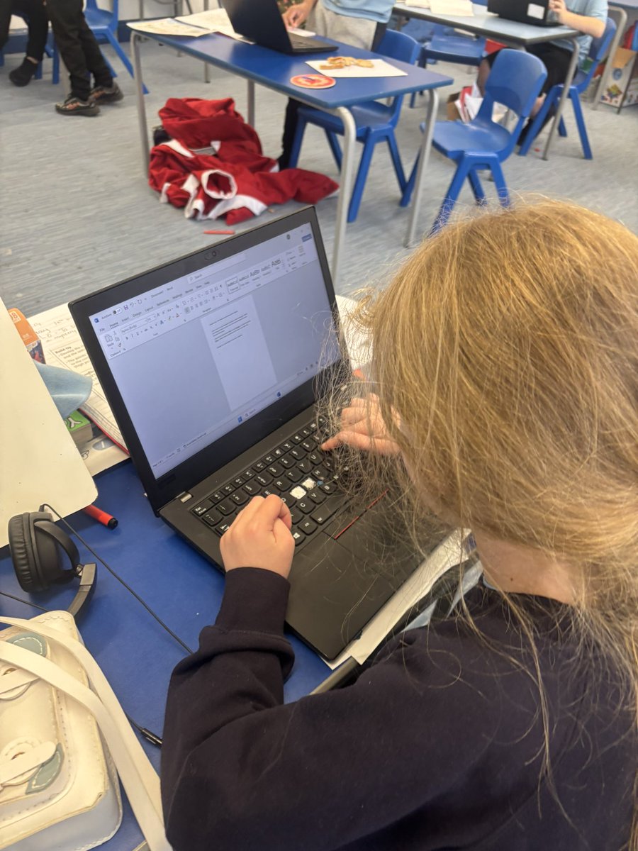 _SuttonHouse_'s tweet photo. Star Class pupils worked hard writing the creative stories they have been planning 📚✏️ Using their imaginations to bring their extraordinary ideas to life while developing confidence and independence in their writing! #CreativeWriting #English #SEMH https://t.co/lWRXPzKbch