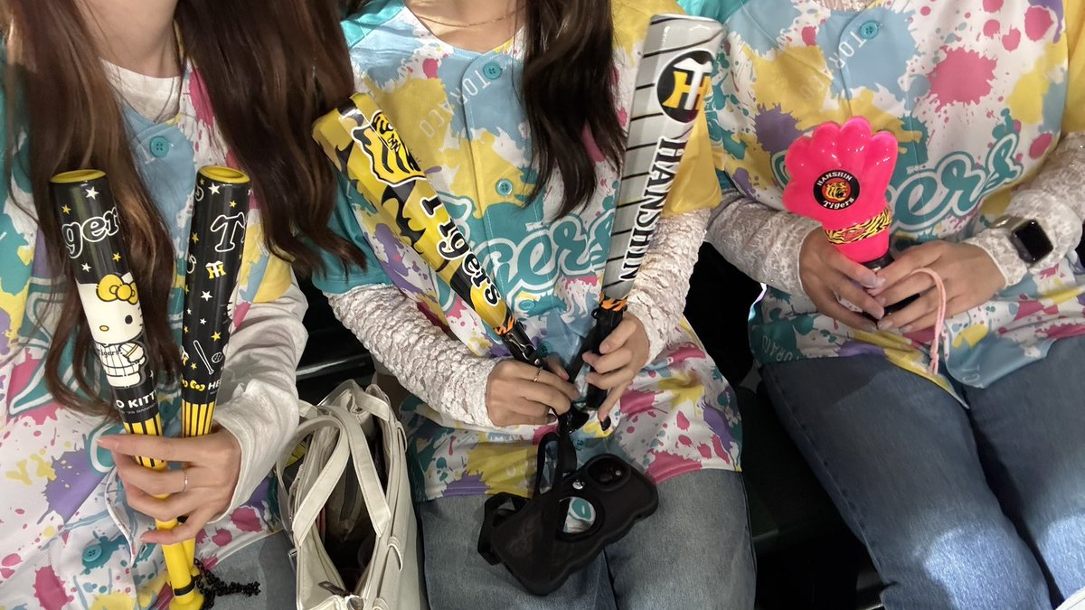 tyeeeeeee51's tweet photo. TORACO DAY 🐯��🎨🖌️
1日目と３日目行ってどっちも得点ゼロの💩試合やったけどOP戦ぶりの甲子園楽しかったからいいか＾＾ https://t.co/ByAE3e1Zl7