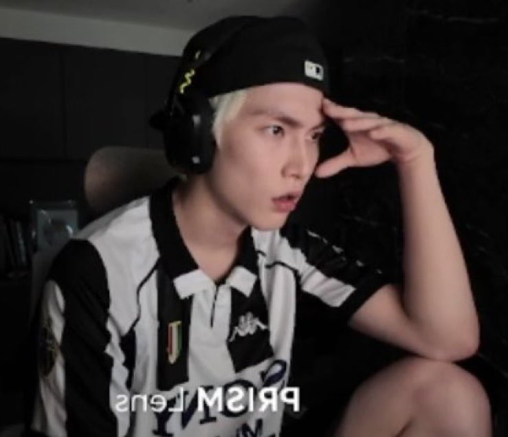 ⋆ ★ 사랑홍 ★ ⋆ tweet media
