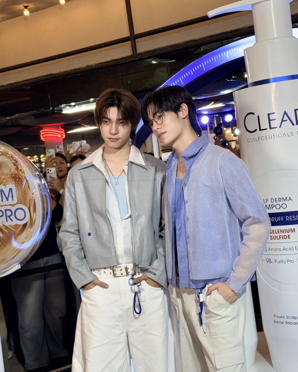 TeeteePorth1's tweet photo. 💙ขอขอบคุณ @clear_th และ @WatsonsThailand ที่ให้เกียรติเชิญตี๋ตี๋-ป๋อเข้าร่วมงาน CLEAR SCALP PRO x WATSONS บทบาทไหนก็ “ยืนหนึ่ง” กับ TEETEEPORในวันนี้ด้วยนะคะ 🐶🐻‍❄️

ขอขอบคุณแฟน ๆ ทั้งทีมหน้างานที่มาร่วมกิจกรรมสนุก ๆ และทีมหน้าจอที่มาร่วมซัพพอร์ตให้กำลังใจด้วยนะคะ 🎉

หวังว่าวันนี้ทุกคนจะได้เติมตี๋ตี๋ - ป๋อแบบเต็มปอดและเดินทางกลับอย่างปลอดภัยนะคะทุกคนน~🤏

TTP X CLEAR WATSONS

#CLEARSCALPPROxTEETEEPOR
❥#TeeTeePorOfficialTH #teeteepor #ตี๋ตี๋ป๋อ #twnpich #PorSuppakarn