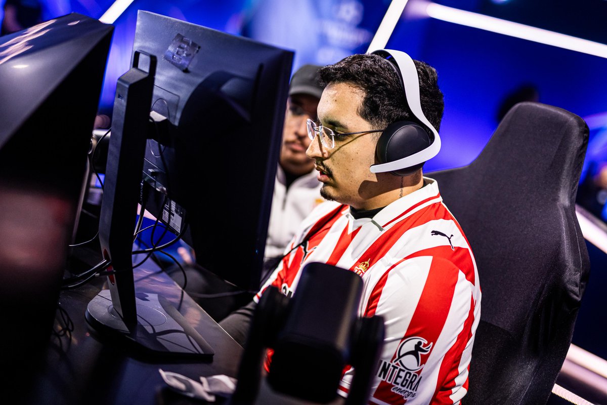 RSGeSports's tweet photo. 🔚 Final de una gran temporada de @PHzin tras participar en la #eChampionsLeague 🎮.

Gracias por tu esfuerzo 🔝 y compromiso 👊🏼. 

ℹ️ https://t.co/T2tNNGY6Bd https://t.co/8srzzzDqQ1