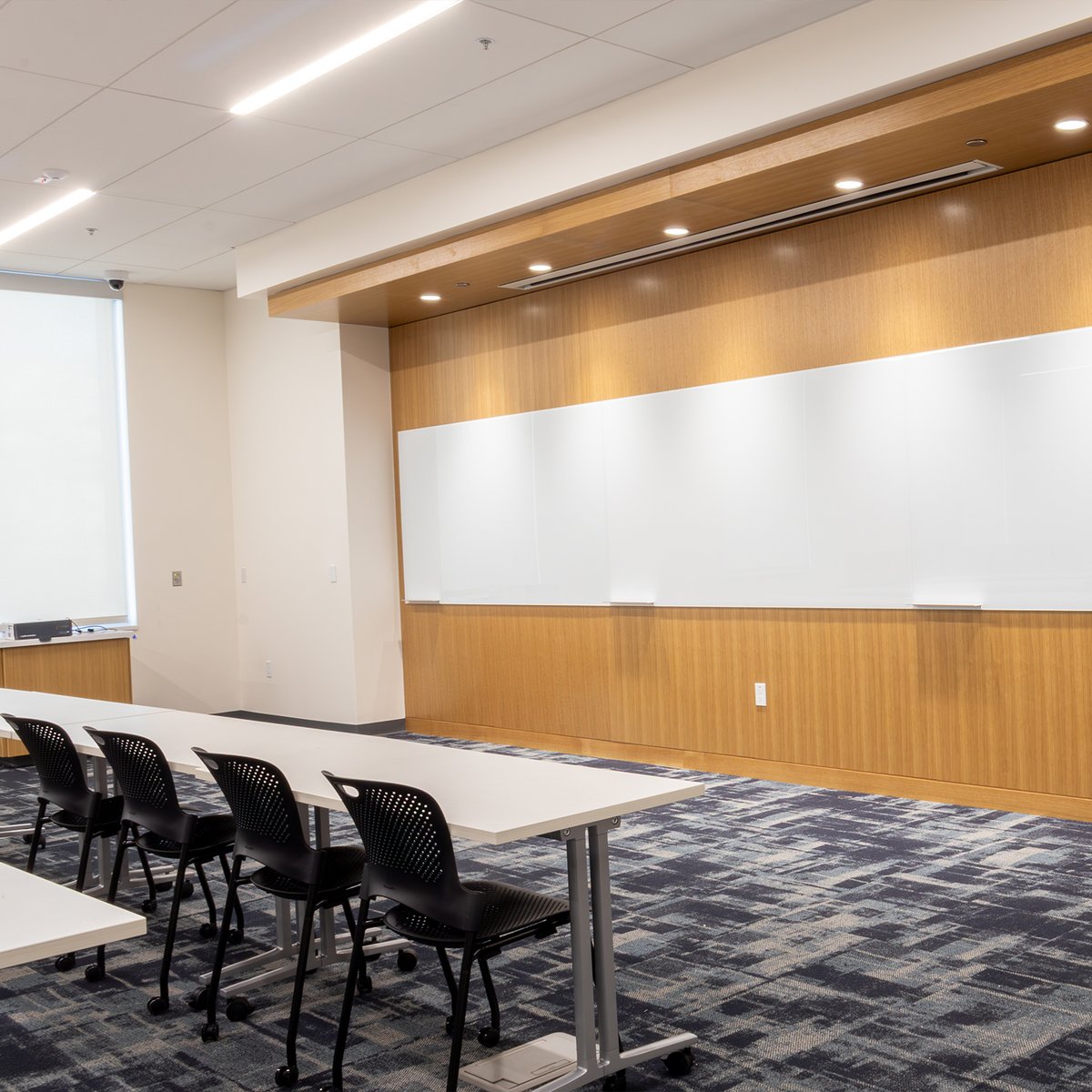 ZwickBuilds's tweet photo. When SUU set out to expand its business building, the goal was to connect their rich history and the future. That vision came to life through the Business Building-West and a skybridge. Zwick was selected to build this project, and the team celebrated its completion in April. https://t.co/X8mGMG2B5A